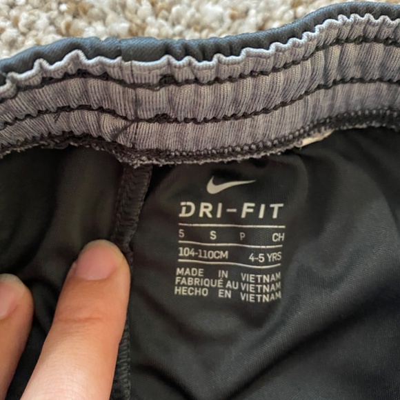 Boys Nike Dri-Fit Active Shorts - Picture 2 of 3